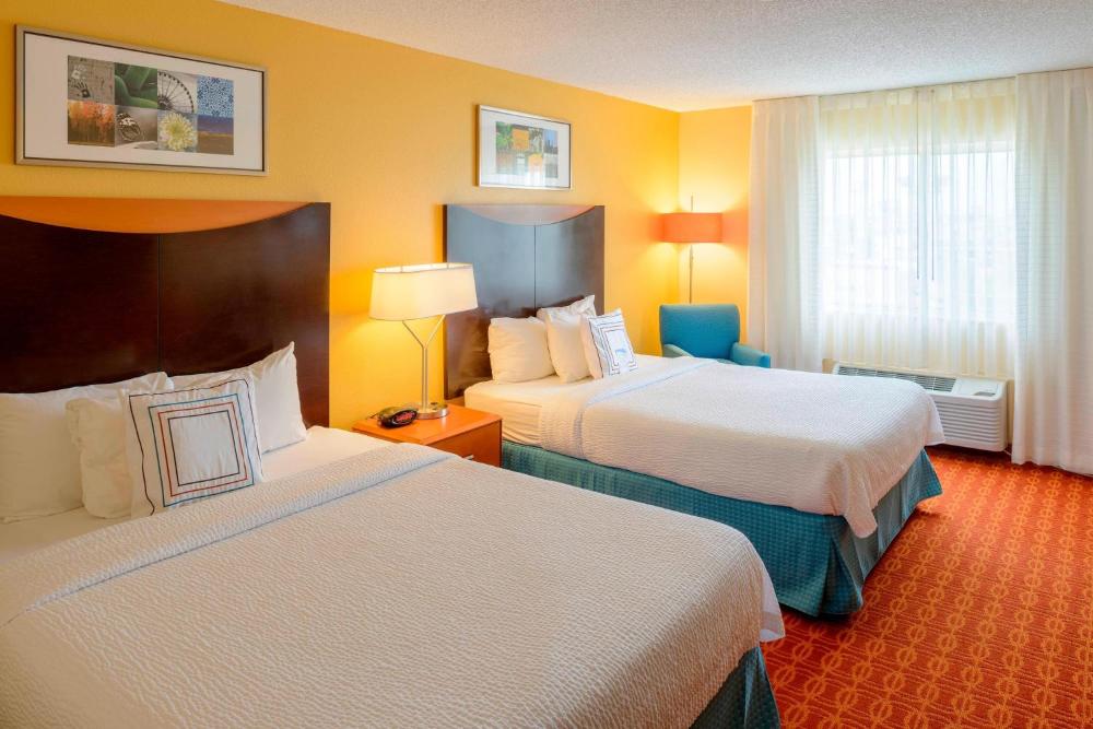 Queen Room with Two Queen Beds interior